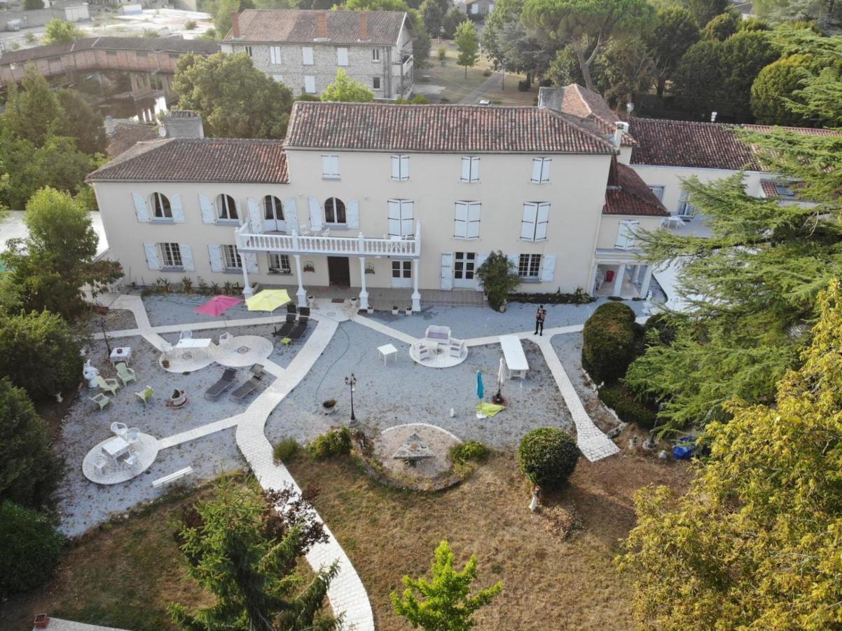 לה רושפוקו Le Clos Des Cedres B&B מראה חיצוני תמונה
