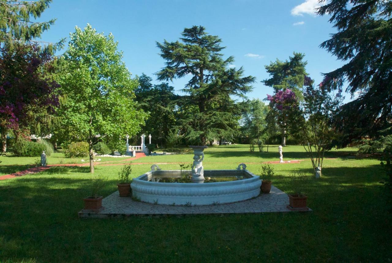 לה רושפוקו Le Clos Des Cedres B&B מראה חיצוני תמונה