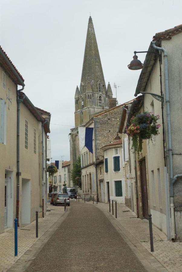 לה רושפוקו Le Clos Des Cedres B&B מראה חיצוני תמונה